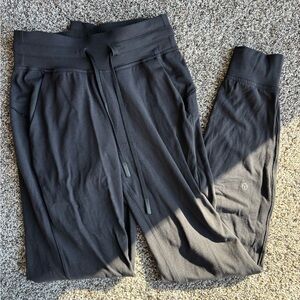 Lululemon joggers size 2